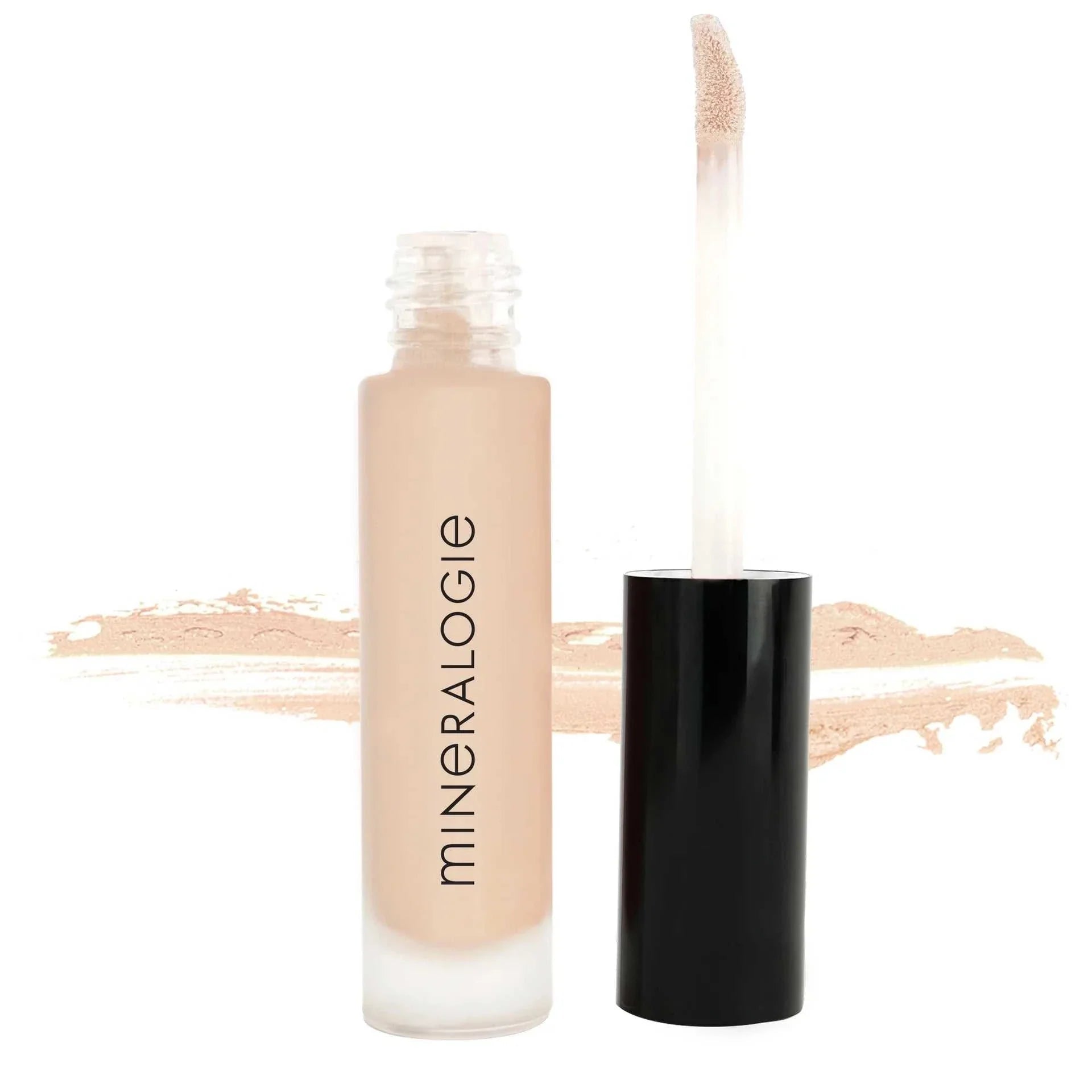 Cache-cernes ultime crème Minéralogie avec applicateur, fond crémeux naturel.