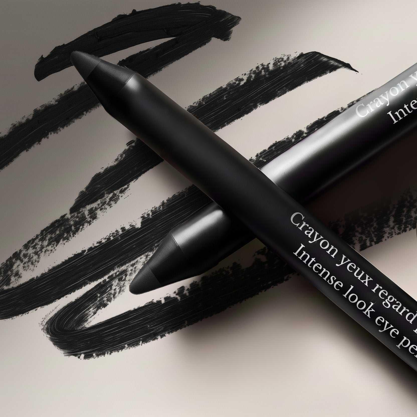 Crayon yeux regard profond - 10 noir essentiel